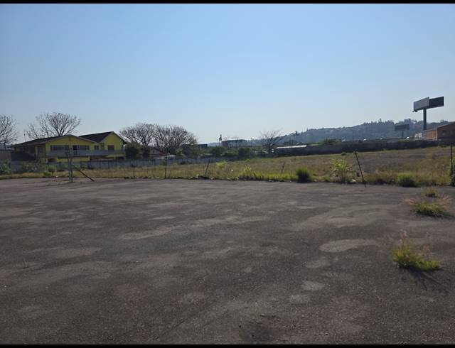 12,000M² VACANT LAND TO LET IN SPRINGFIELD PARK